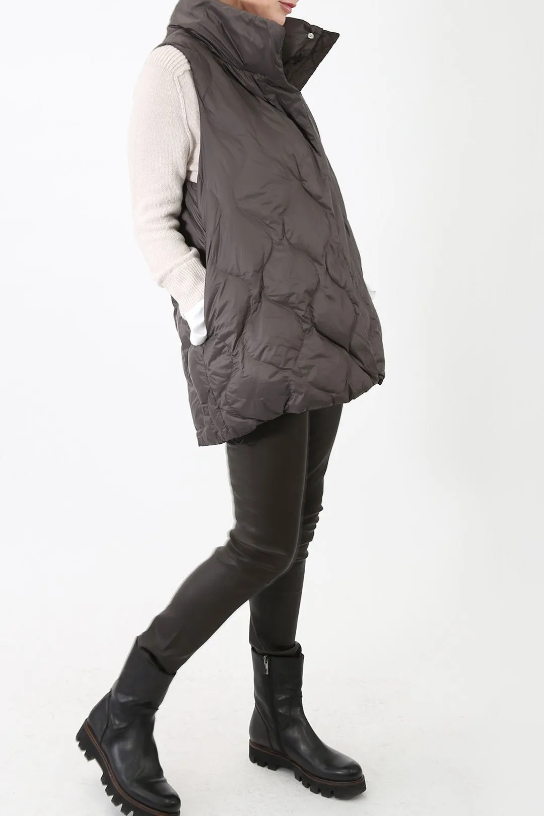 LA ROCHE VEST IN LIGHTWEIGHT DOWN